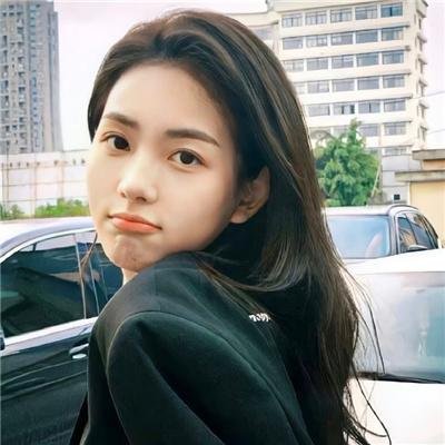 色肉毒蝎女